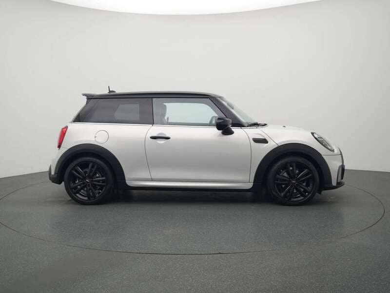 Gebraucht Mini Cooper S 136 PS (100 kW) 2022 White silver Kleinwagen