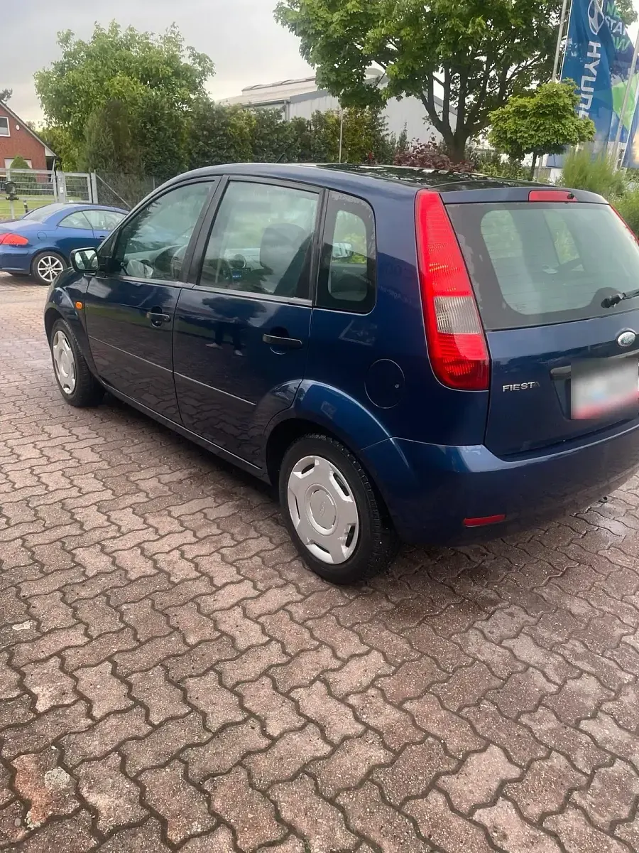 Gebraucht Ford Fiesta 60 PS (44 kW) 2004 Blau Kleinwagen