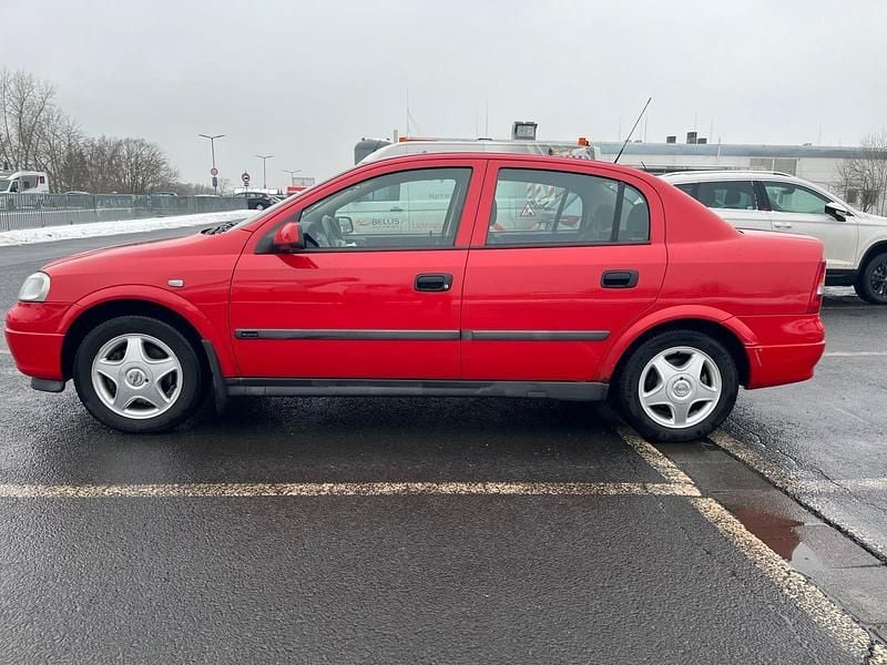 Gebraucht Opel Astra Elegance 82 PS (60 kW) 1999 Rot Limousine