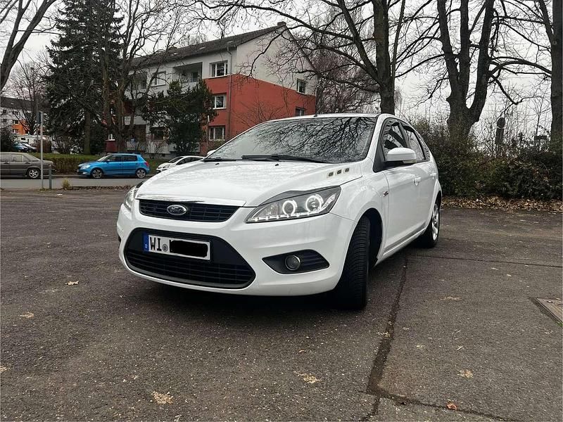 Gebraucht Ford Focus Viva 101 PS (74 kW) 2011 Limousine