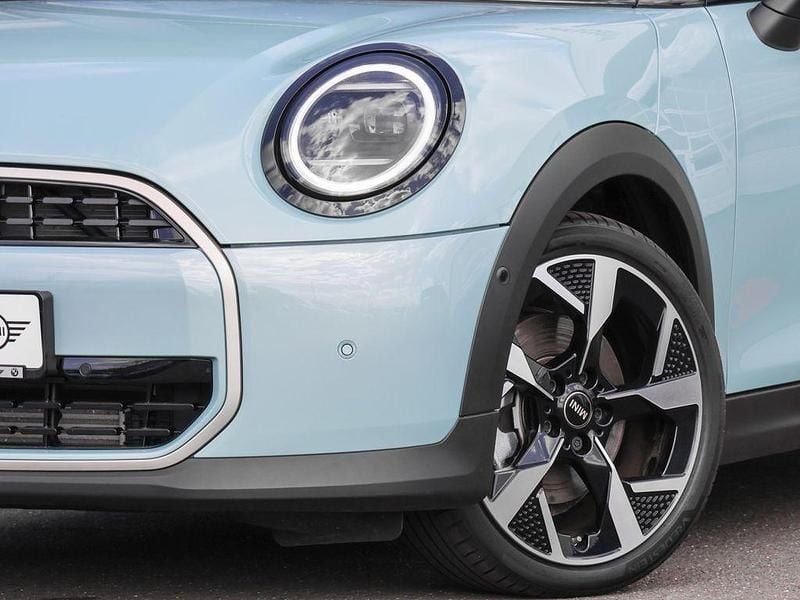 Gebraucht Mini Cooper Favoured 114 kW (156 PS) 2025 Ocean wave green Kleinwagen