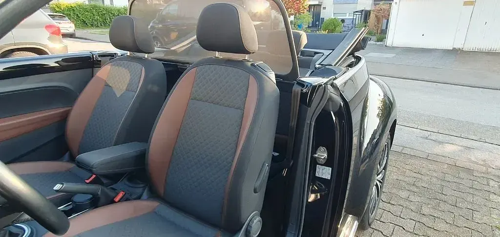Gebraucht VW Beetle 105 PS (77 kW) 2017 Schwarz Kleinwagen