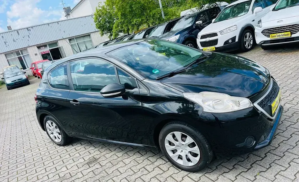 Gebraucht Peugeot 208 Access 68 PS (50 kW) 2014 Kleinwagen