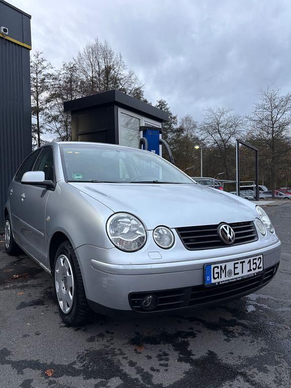 Gebraucht VW Polo Comfortline 75 PS (55 kW) 2004 Silber Kleinwagen