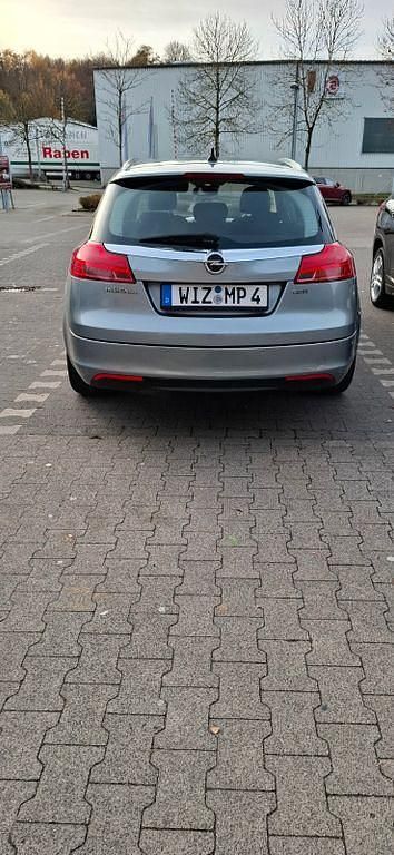 Gebraucht Opel Insignia Active 160 PS (117 kW) 2013 Schwarz Kombi