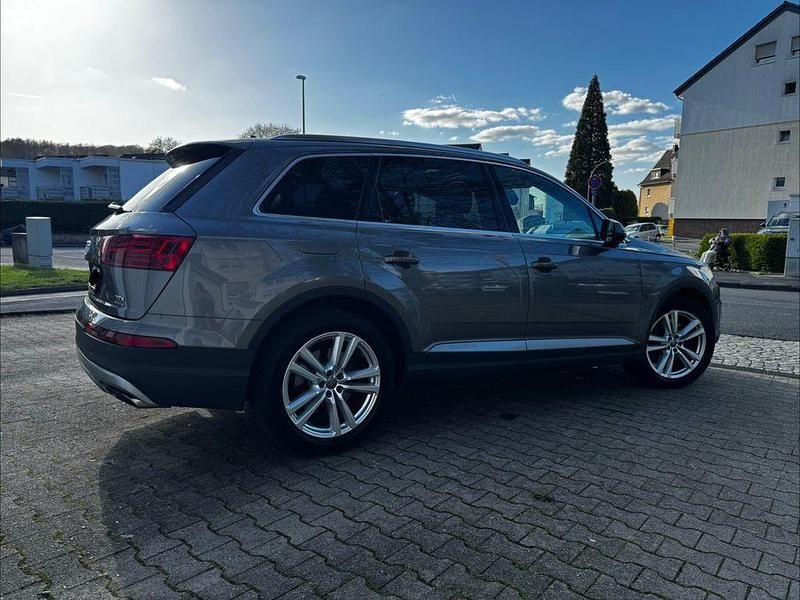 Gebraucht Audi Q7 S-Line 211 PS (155 kW) 2017 Grau SUV