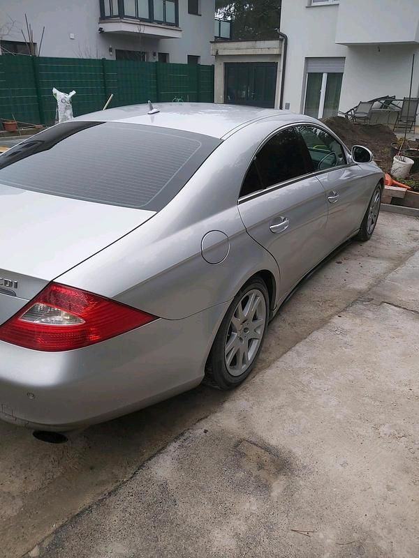 Gebraucht Mercedes CLS320 204 PS (150 kW) 2007 Silber Limousine