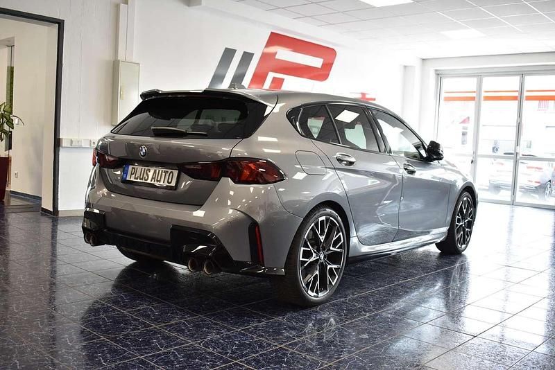 Gebraucht BMW 135 300 PS (220 kW) 2025 Skyscraper grau Kleinwagen