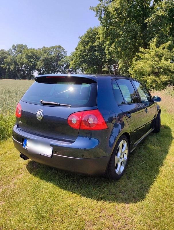 Blau Gebraucht 2005 VW Golf V GTI Kleinwagen | 4.600 € (Fairer Preis) - Bild 1/4