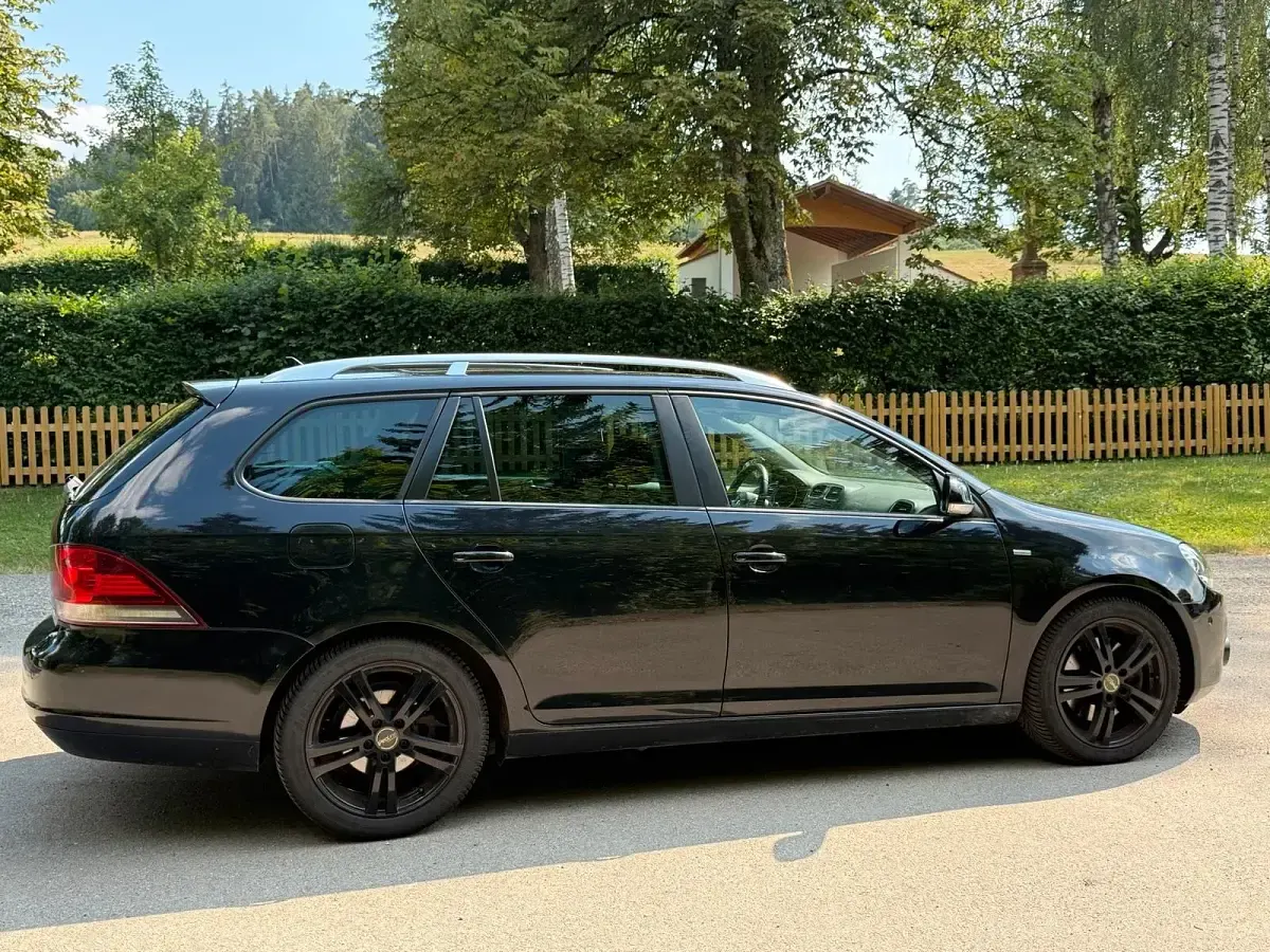 Gebraucht VW Golf VII Match 140 PS (102 kW) 2013 Schwarz Kombi