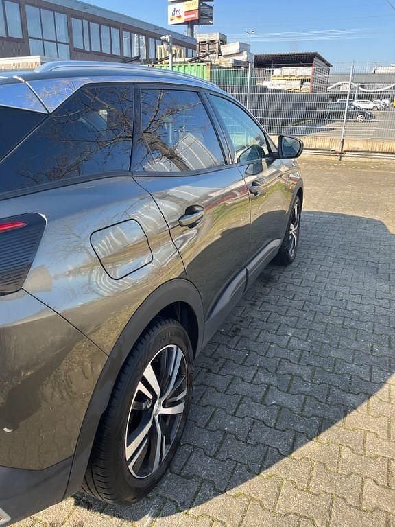 Gebraucht Peugeot 3008 Active 131 PS (96 kW) 2018 Grün SUV
