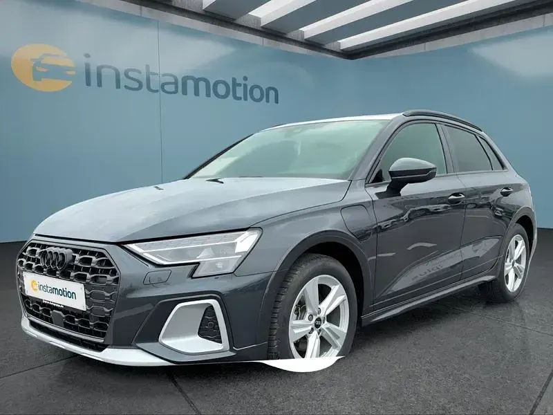 Gebraucht Audi A3 204 PS (150 kW) 2025 Grau Limousine