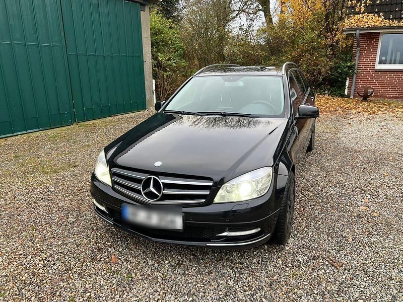Schwarz Gebraucht 2010 Mercedes C350 Kombi | 6.500 € (Fairer Preis) - Bild 1/4