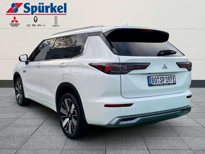 Gebraucht Mitsubishi Outlander P-HEV Top 306 PS (225 kW) 2025 Weiss SUV