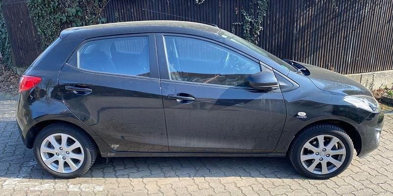 Second-hand Mazda 2 Edition 75 CP (55 kW) 2011 Negru Hatchback