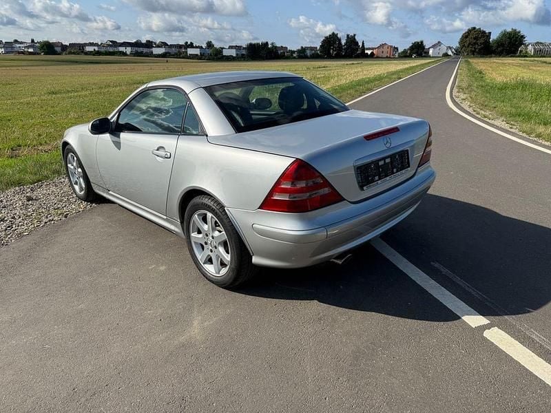 Gebraucht Mercedes 200 163 PS (119 kW) 2000 Silber Cabrio