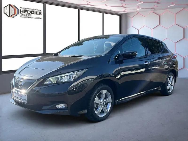 Schwarz black (metallic) Gebraucht 2020 Nissan Leaf Tekna+ Kleinwagen | 18.990 € (Fairer Preis) - Bild 1/4