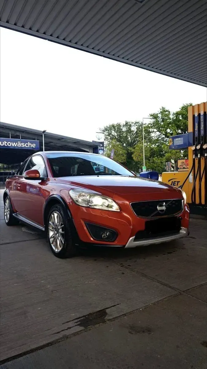 Second-hand Volvo C30 109 CP (80 kW) 2010 Portocaliu Hatchback