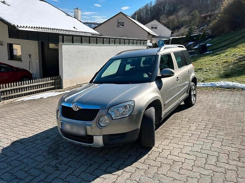 Gebraucht Skoda Yeti 140 PS (102 kW) 2011 Grau SUV