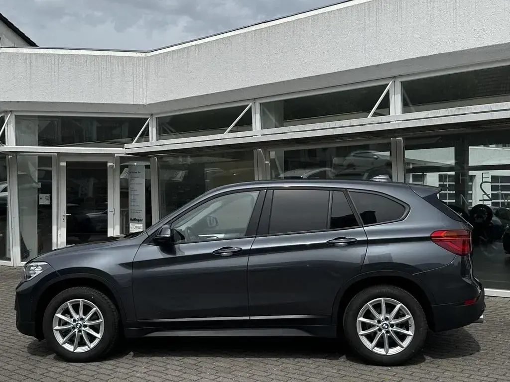 Używany BMW X1 192 KM (141 kW) 2022 Szary SUV