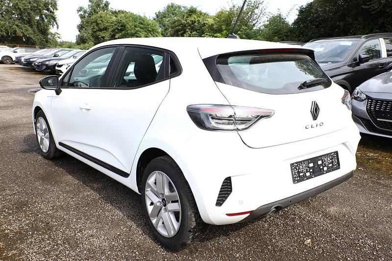 Begagnad Renault Clio V Evolution 91 HK (66 kW) 2024 Vit Halvkombi