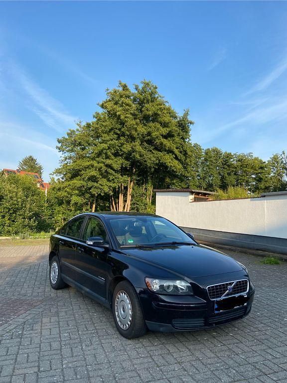 Schwarz Gebraucht 2006 Volvo S40 Summum Limousine | 2.100 € (Fairer Preis) - Bild 1/4