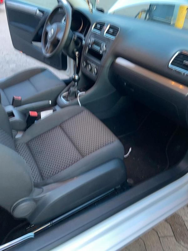 Gebraucht VW Golf 80 PS (58 kW) 2012 Weiß Coupé