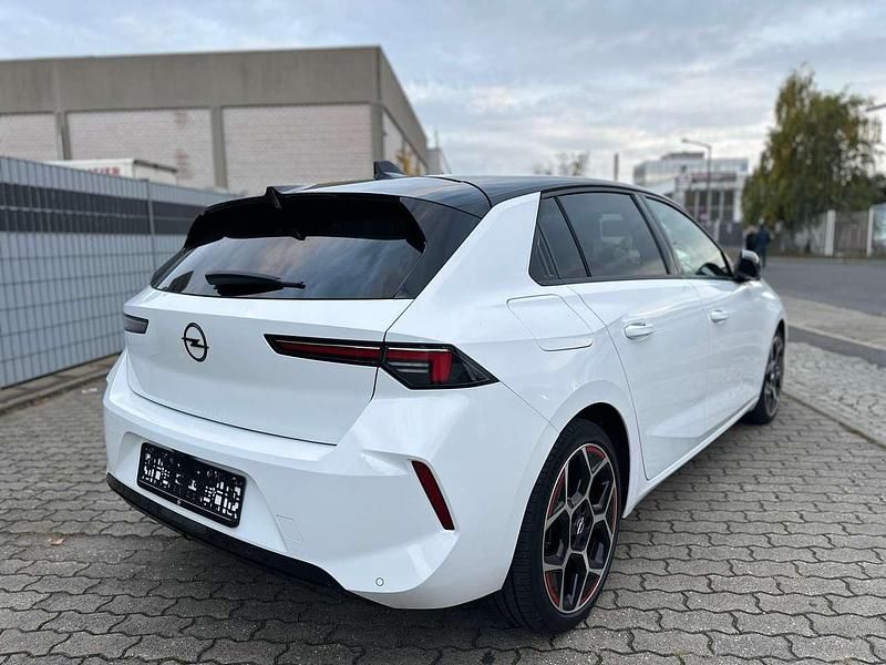 Gebraucht Opel Astra 179 PS (131 kW) 2023 Weiß Limousine