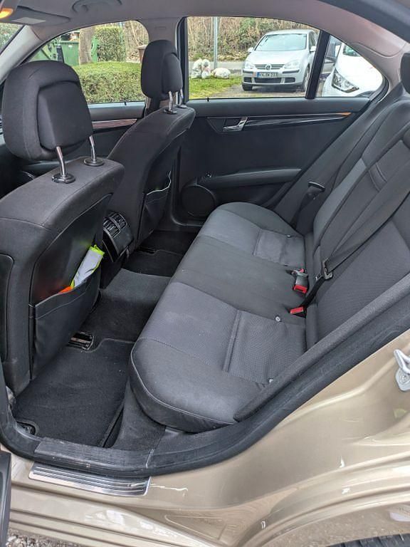Gebraucht Mercedes C180 156 PS (114 kW) 2010 Gold Limousine