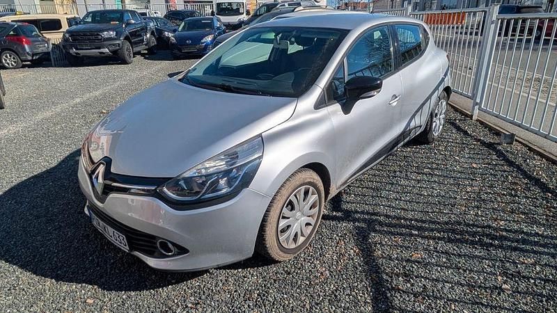 Gebraucht Renault Clio IV Dynamique 90 PS (66 kW) 2014 Silber Limousine