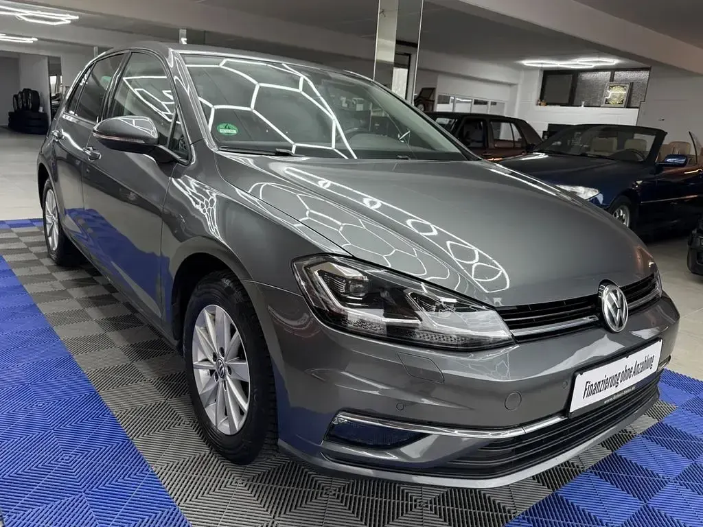 Gebraucht VW Golf VII Comfortline 125 PS (91 kW) 2018 Grau Limousine