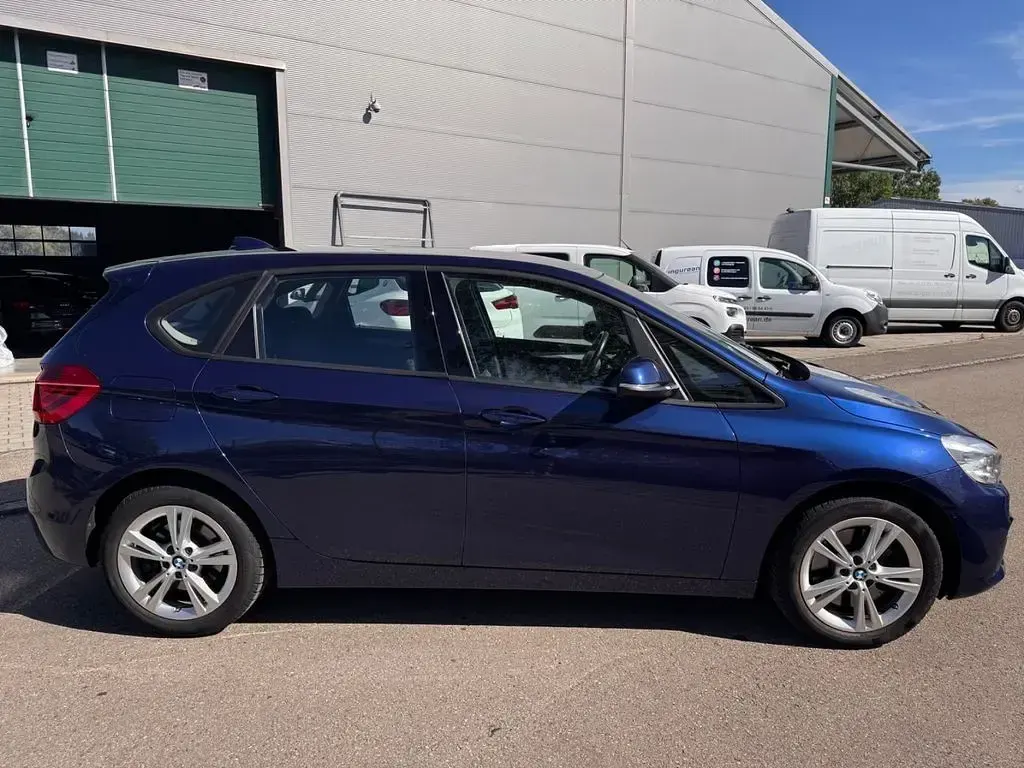 Gebraucht BMW 225 Active Tourer Advantage 231 PS (169 kW) 2016 Blau Van / Kleinbus
