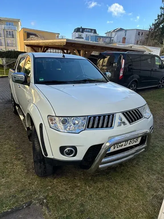 Usata Mitsubishi L200 178 CV (130 kW) 2012 Bianco Pick-up