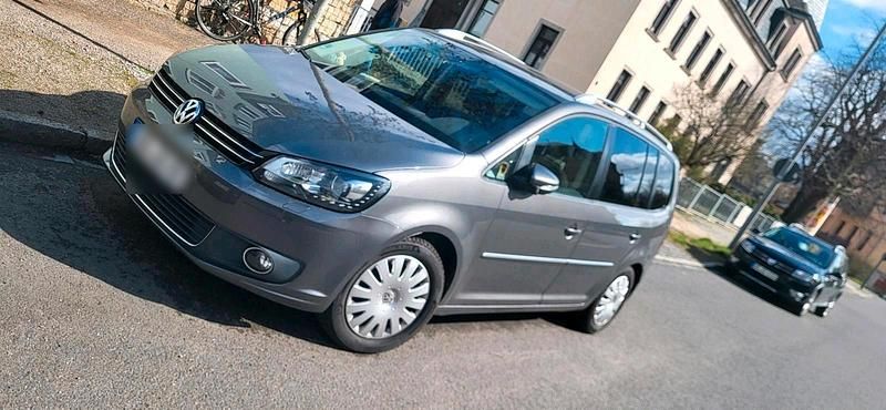 Gebraucht VW Touran Highline 170 PS (125 kW) 2012 Grau Van / Kleinbus