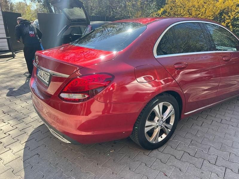 Gebraucht Mercedes C180 156 PS (114 kW) 2016 Rot Limousine