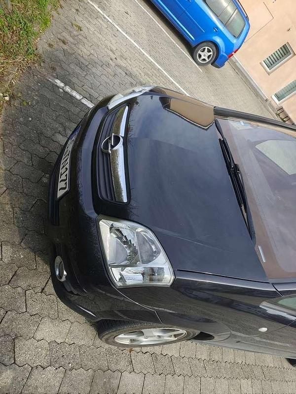 Gebraucht Opel Meriva Innovation 105 PS (77 kW) 2008 Schwarz Van / Kleinbus