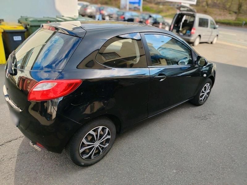 Gebraucht Mazda 2 75 PS (55 kW) 2009 Schwarz Kleinwagen