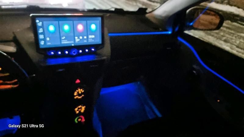 Gebraucht Toyota iQ 68 PS (50 kW) 2012 Silber Kleinwagen