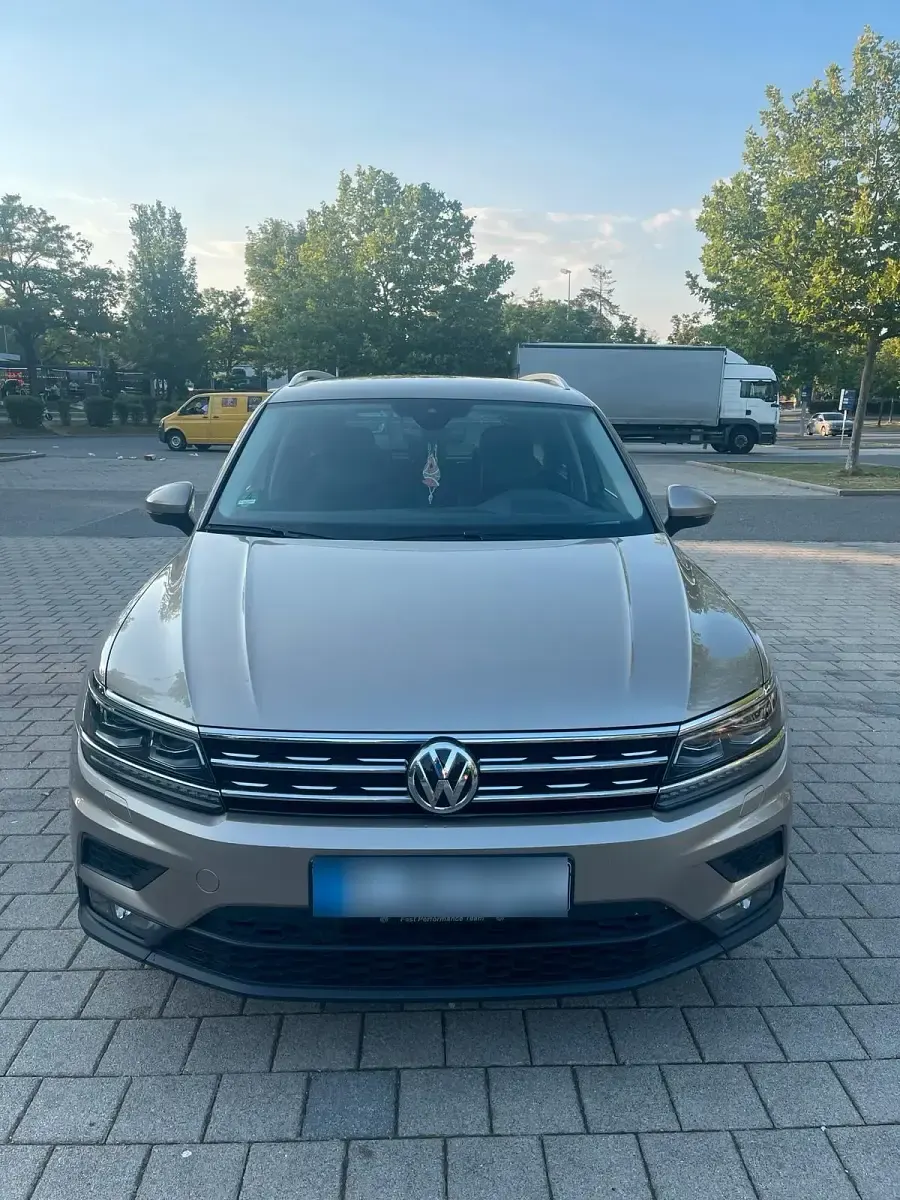 Gebraucht VW Tiguan 190 PS (139 kW) 2019 Beige SUV