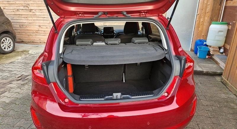 Gebraucht Ford Fiesta Titanium 101 PS (74 kW) 2019 Rot Kleinwagen