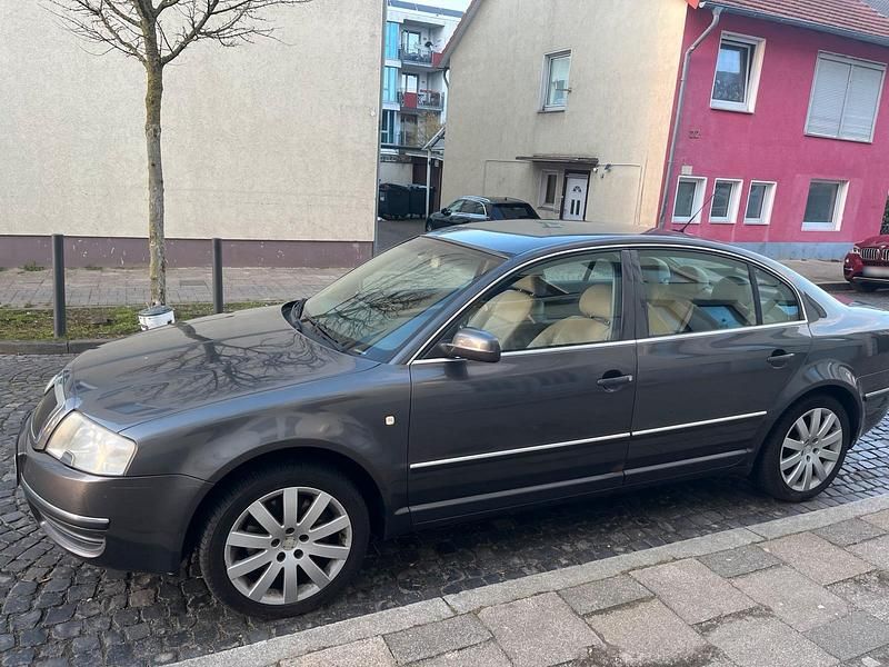 Gebraucht Skoda Superb 193 PS (141 kW) 2005 Grau Limousine