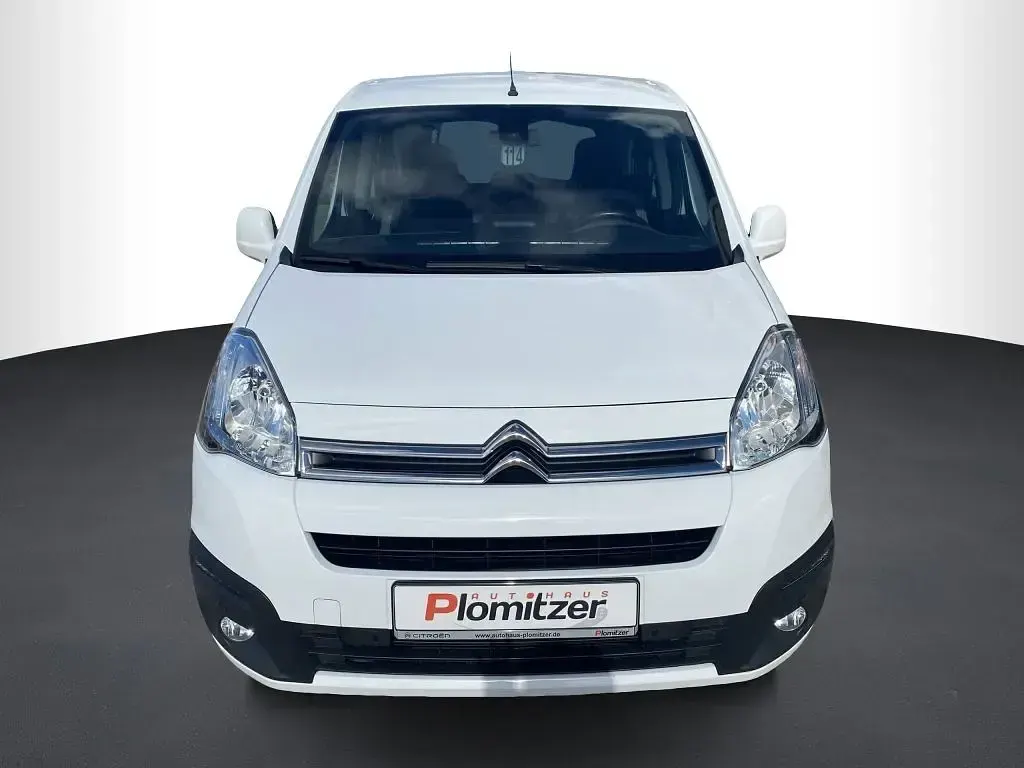 Gebraucht Citroën Berlingo SELECTION 110 PS (80 kW) 2016 Polarweiß Van / Kleinbus