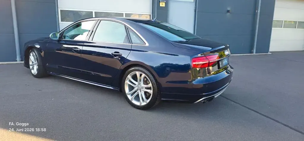 Gebraucht Audi S8 Sport 519 PS (381 kW) 2015 Blau Limousine
