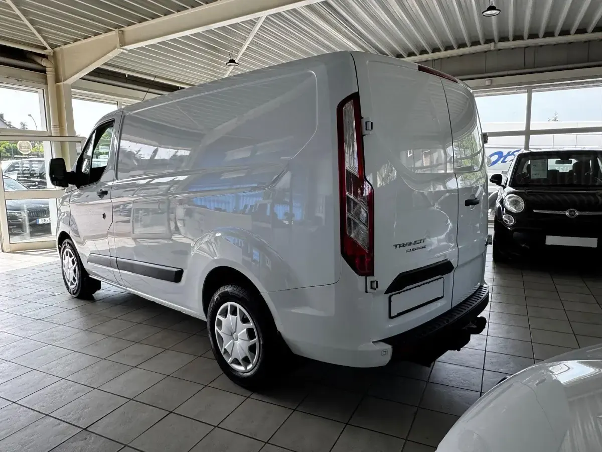 Gebraucht Ford Transit Custom Trend 131 PS (96 kW) 2020 Weiß Limousine