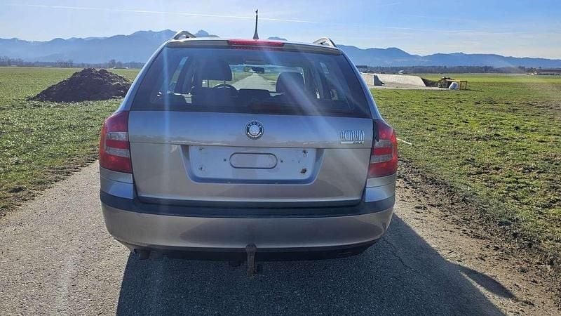 Gebraucht Skoda Octavia Ambiente 105 PS (77 kW) 2008 Beige Kombi