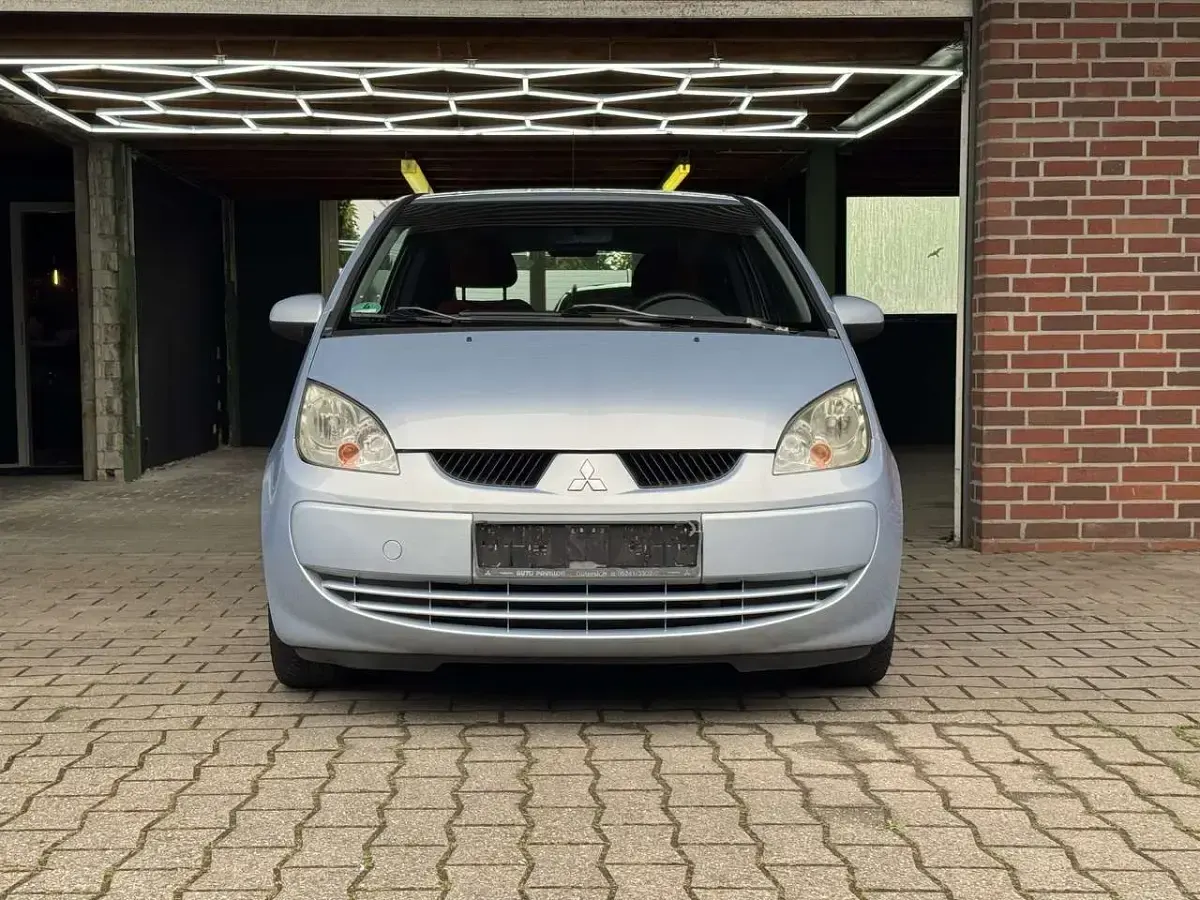 Gebraucht Mitsubishi Colt Invite 95 PS (69 kW) 2005 Illusion blue Kleinwagen