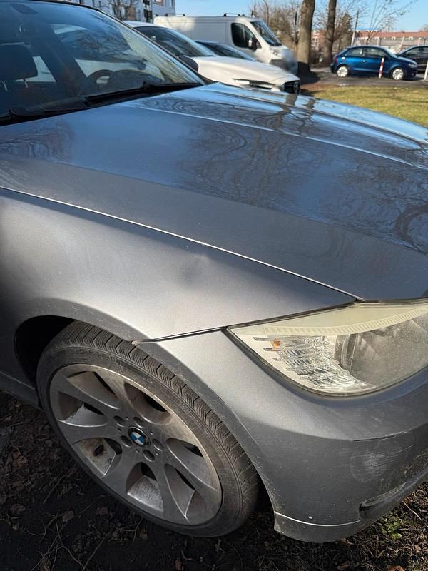 Gebraucht BMW 318 143 PS (105 kW) 2008 Silber Limousine