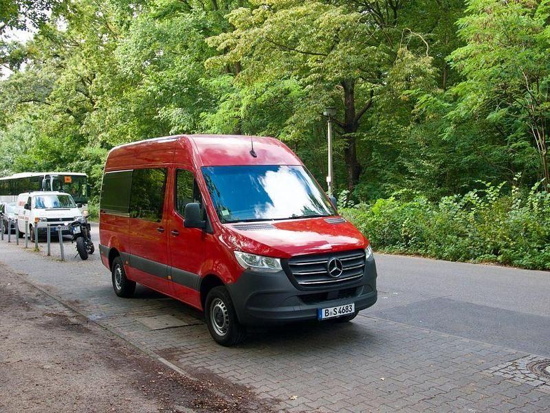 Rot Gebraucht 2020 Mercedes Sprinter Van | 30.900 € (Fairer Preis) - Bild 1/4