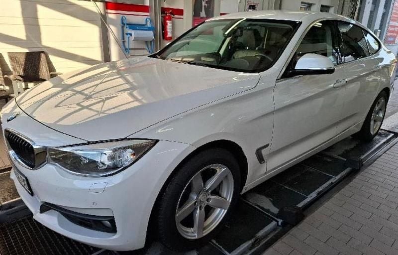 Gebraucht BMW 318 Gran Turismo Advantage 150 PS (110 kW) 2016 Weiß Limousine