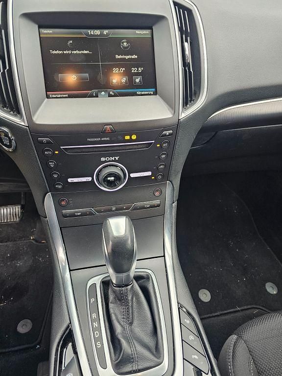 Gebraucht Ford S-MAX Titanium 209 PS (153 kW) 2015 Grau Van / Kleinbus